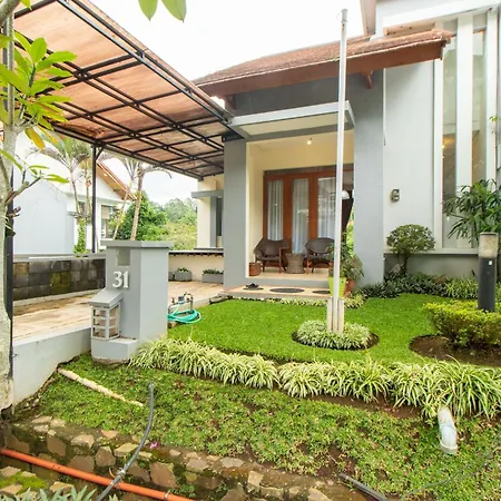 Family Only Private Pool Villa - De Reiz Mawar Syariah 3Br